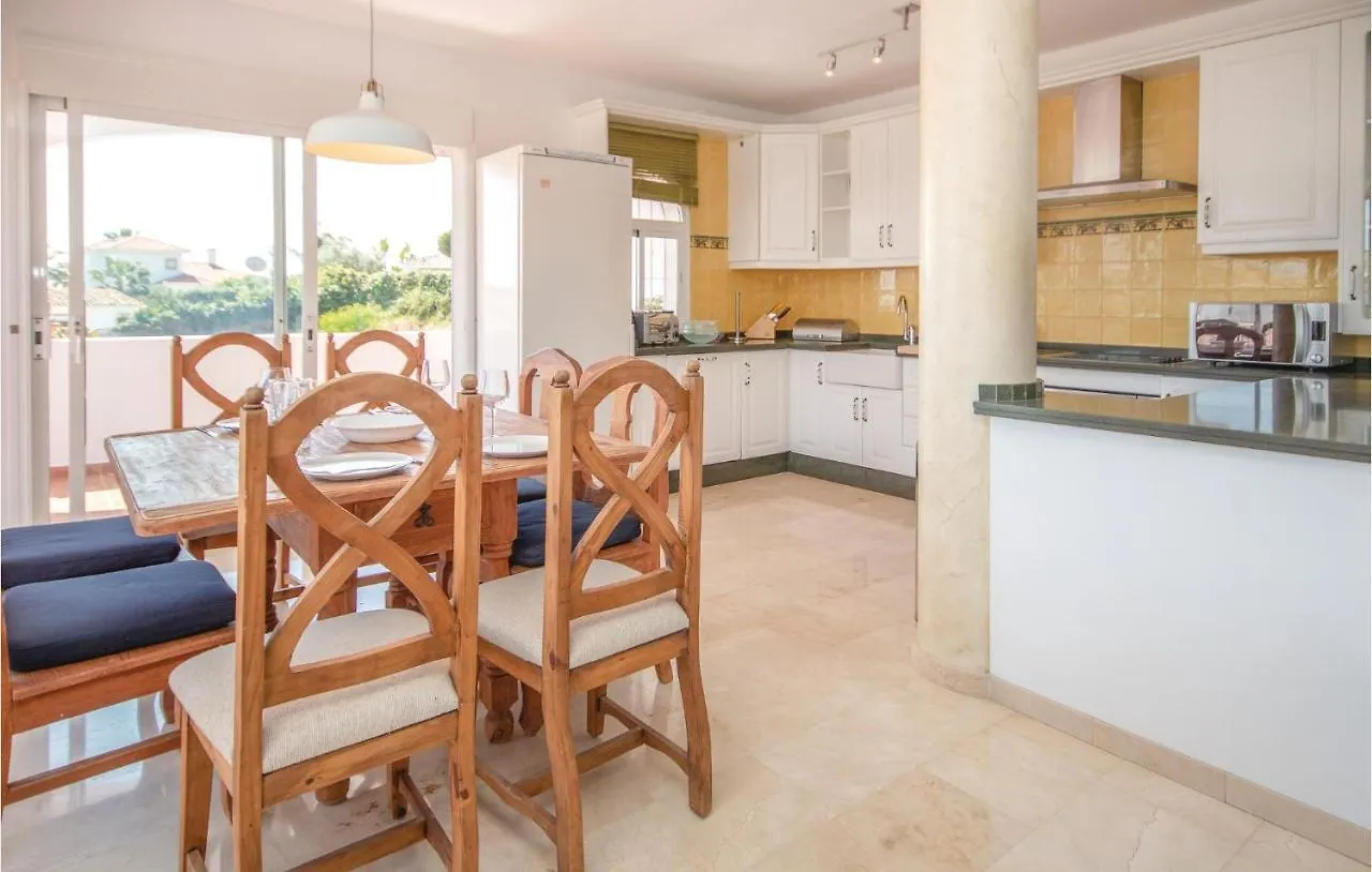 Gorgeous Home In Riviera Del Sol With Kitchen Sitio de Calahonda