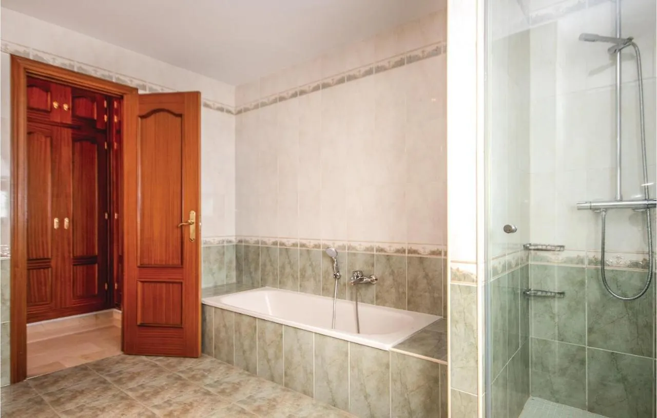 Gorgeous Home In Riviera Del Sol With Kitchen Sitio de Calahonda