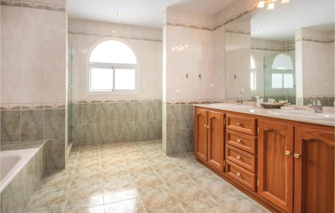 Gorgeous Home In Riviera Del Sol With Kitchen Sitio de Calahonda Španělsko