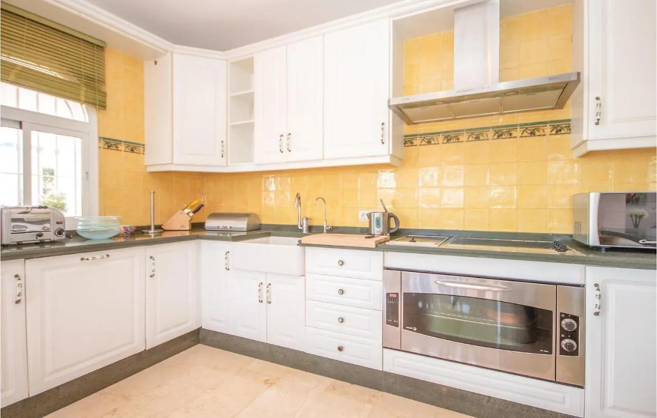 Gorgeous Home In Riviera Del Sol With Kitchen Sitio de Calahonda Spain