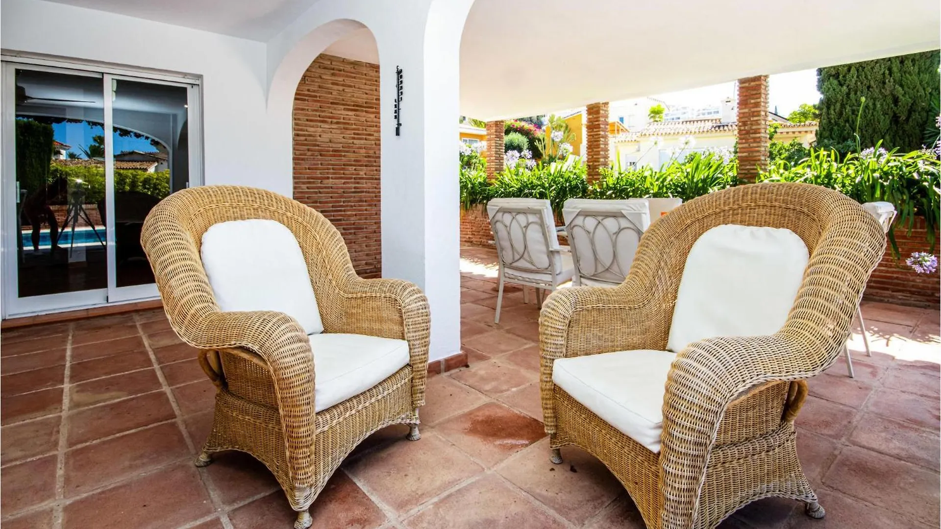 Gorgeous Home In Riviera Del Sol With Kitchen Sitio de Calahonda Spain